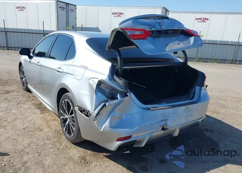 2018 Toyota Camry L/Le/Xle/Se/Xse z USA, uszkodzony, nr VIN JTNB11HK0J3039085
